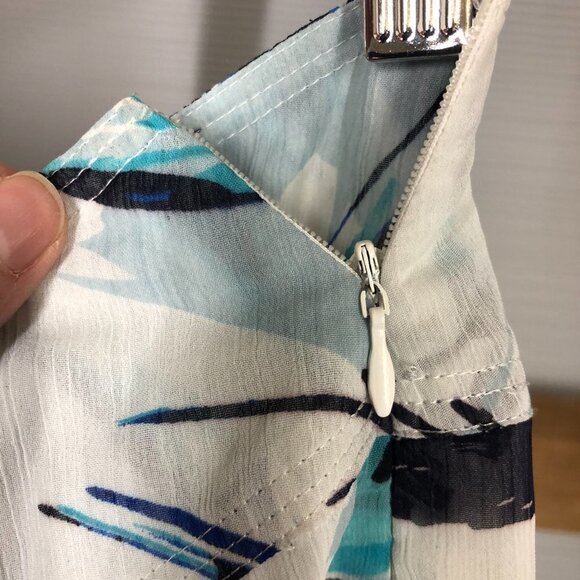 Anthro Lapis Blue White Pleat A-Line Floral Satin Hem Lined Skirt Sz M - Picture 4 of 8